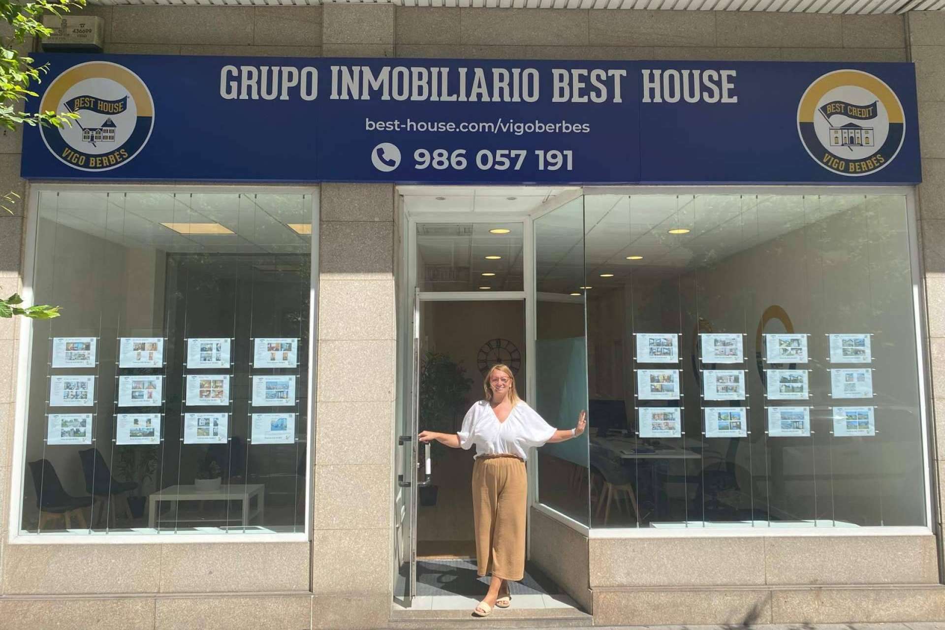 Apertura del local comercial de los nuevos franquiciados de Best House en Vigo