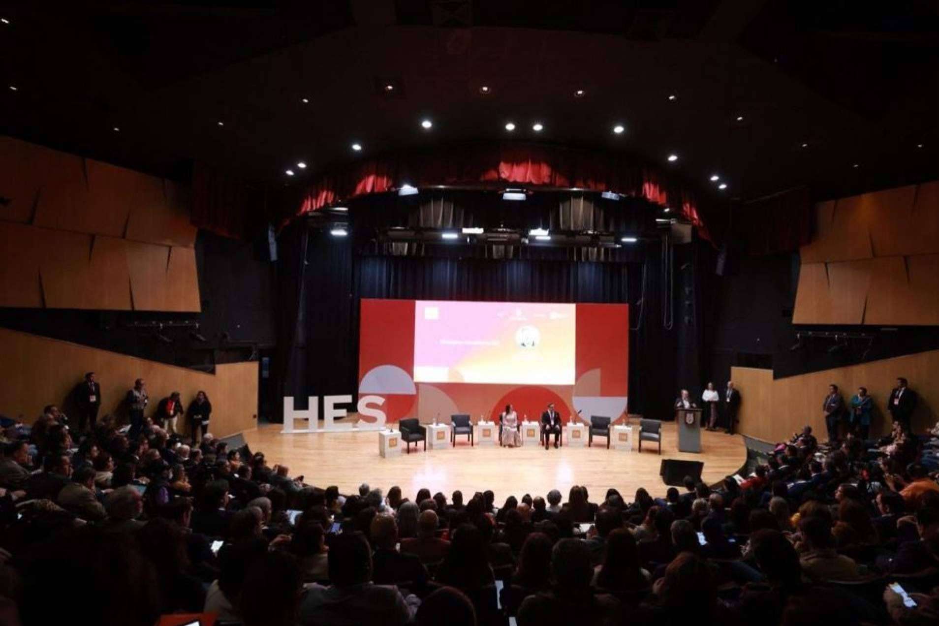 EIP es premiada por su excelencia académica y compromiso con la empleabilidad. Entrevista con su rector Juan Jaén