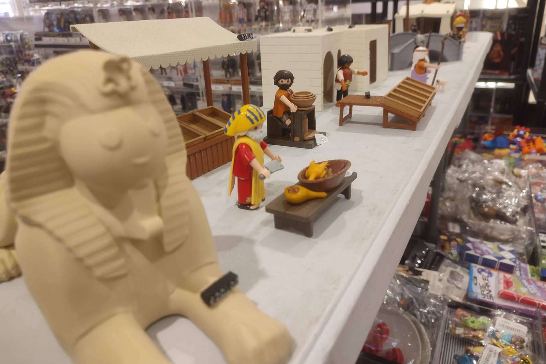 El Mercado del juguete de Madrid presenta la navidad con playmobil