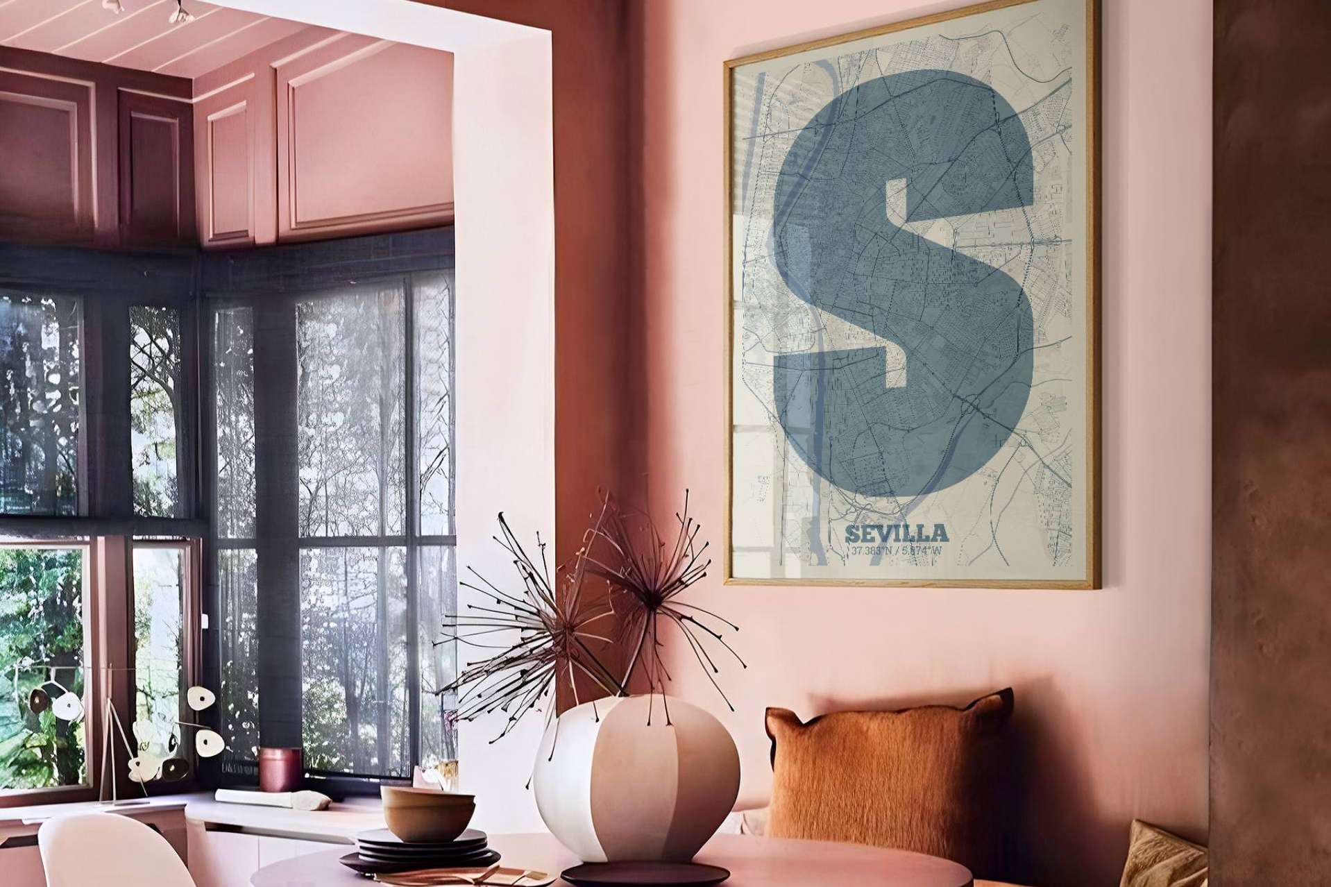 Cartografía urbana y tipografía creativa; una combinación única para decorar paredes con estilo