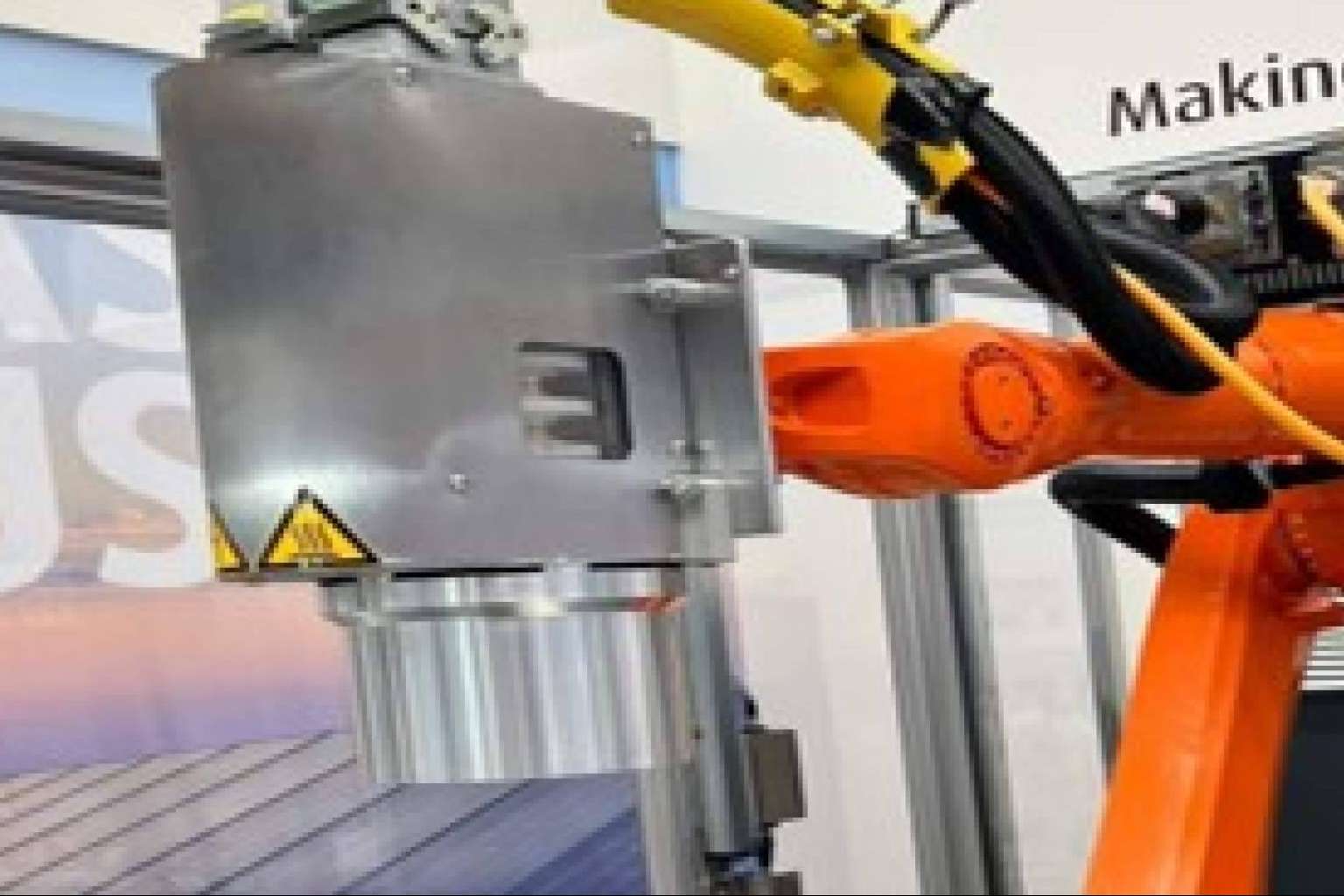 ¿Cómo logran las marcas automotrices una adhesión perfecta en materiales imposibles?